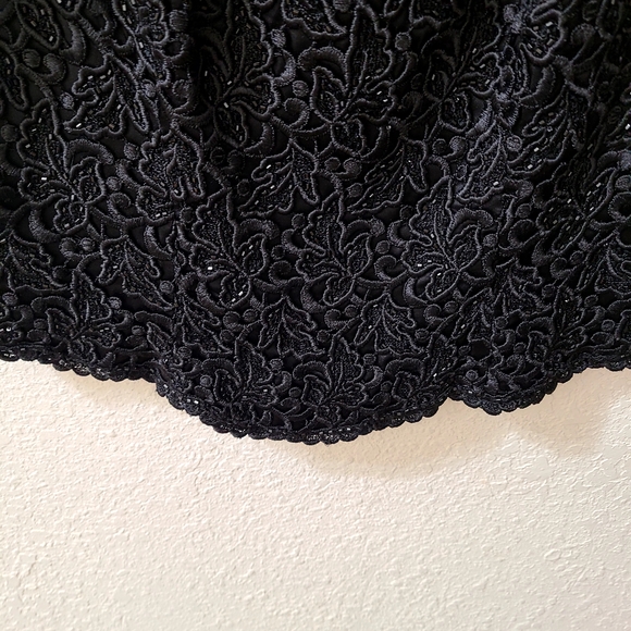 Elegant Black Lace Women's Top - Picture 3 of 5